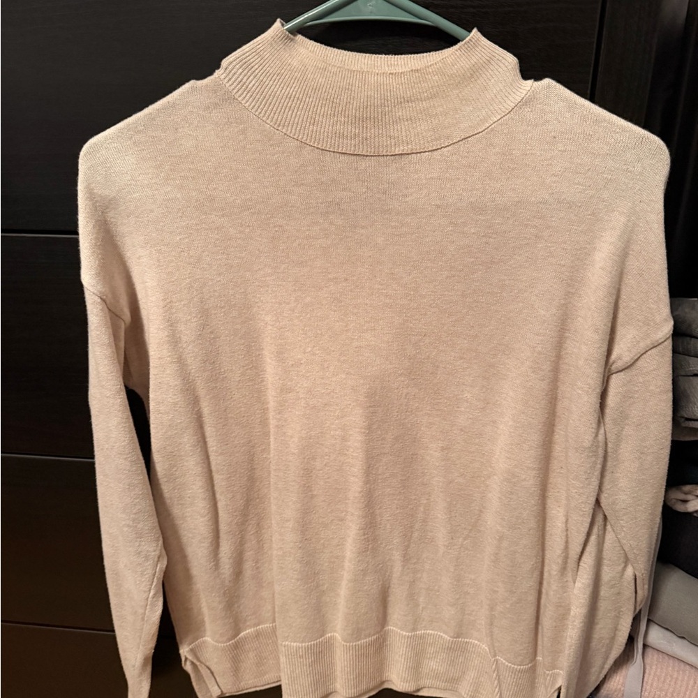 Old Navy Women's Cream Turtleneck Sweater